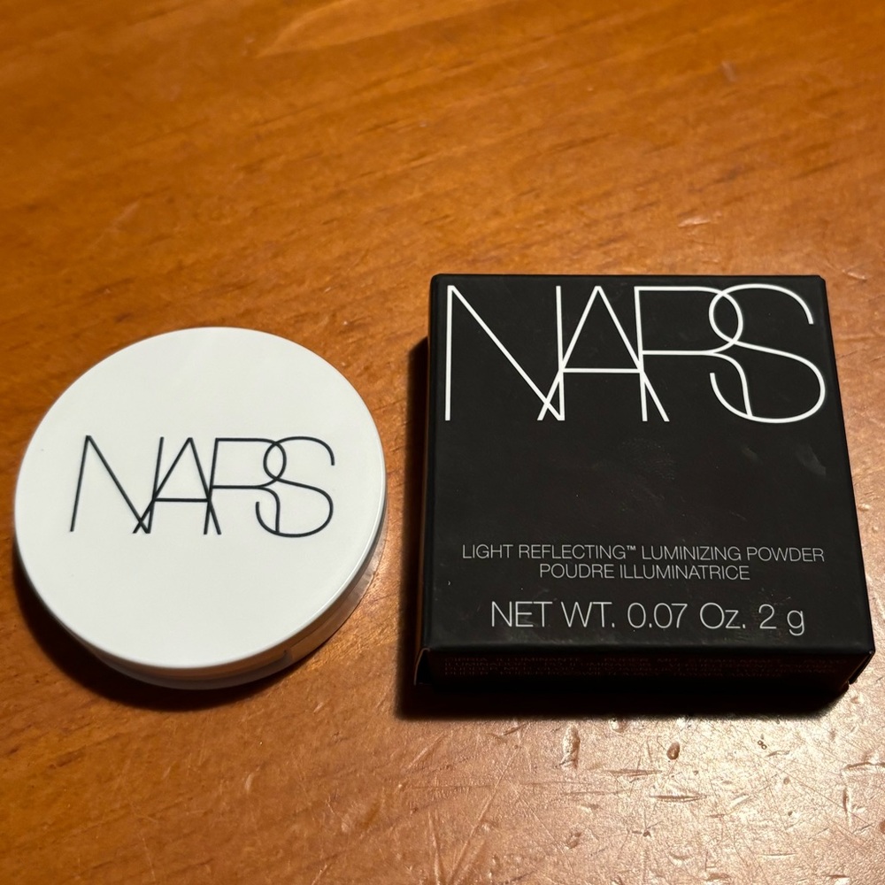 NARS Light Reflecting Luminizing Powder - Picture 4 of 16